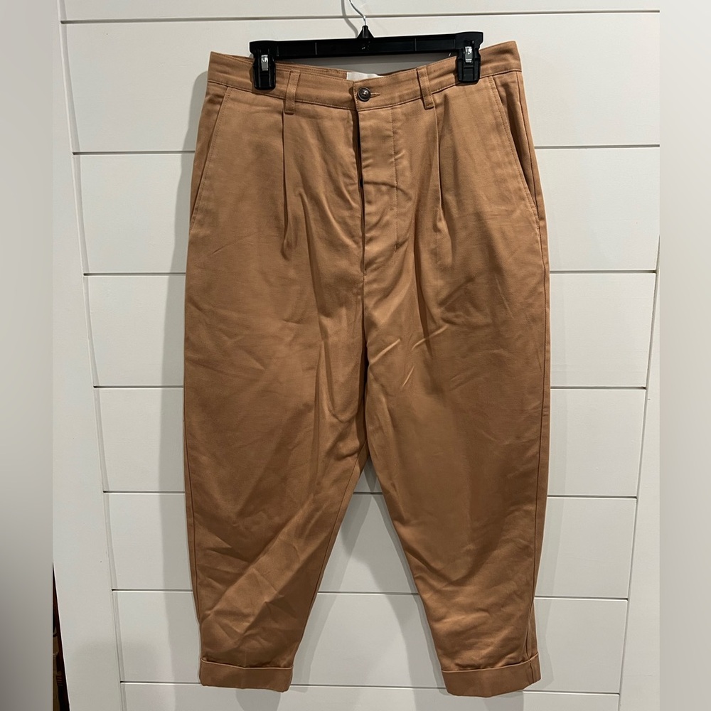 Ami oversized carrot fit trousers in beige - Picture 5 of 10